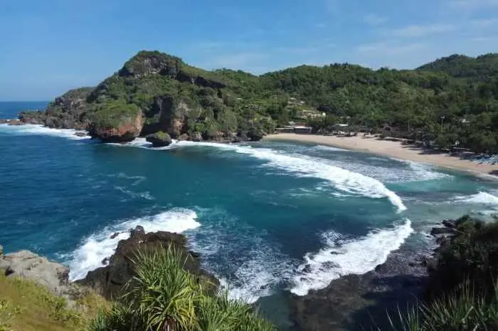 10 Pantai Indah di Jogja yang Wajib Dikunjungi untuk Liburan Seru