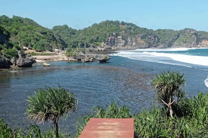 10 Pantai Terbaik di Jogja yang Menawarkan Pemandangan Luar Biasa