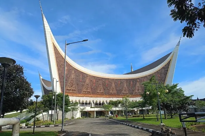 10 Tempat Wisata Terbaik di Padang yang Wajib Anda Kunjungi untuk Liburan Seru
